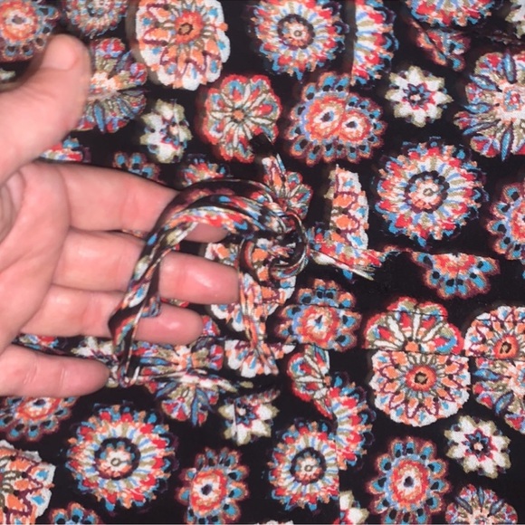 LOFT NWOT❗️Beach Floral Fringe Cuff Romper Size Large New - Picture 5 of 8